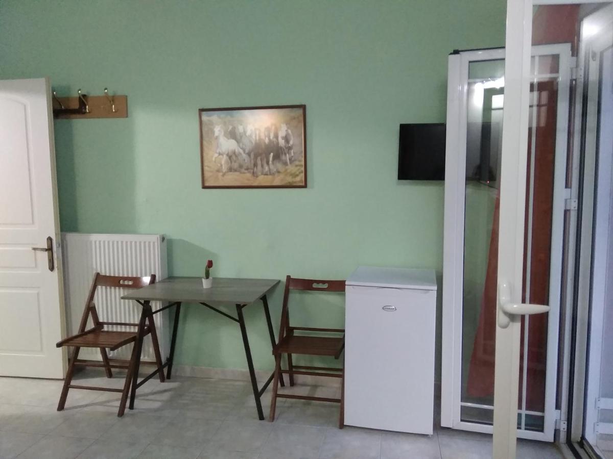 Valta'S Room 3 Paleros Kültér fotó